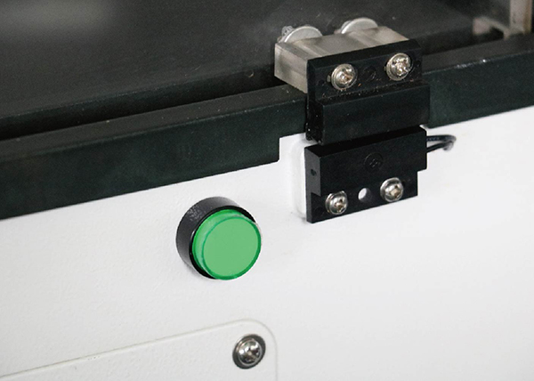 手自一體精密切割機(jī) AUTO CUT 200B